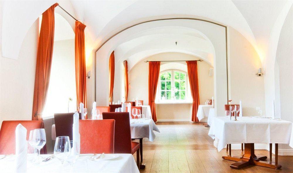 Schlossgut Groß Schwansee Exterior foto Restaurant "Schiff"