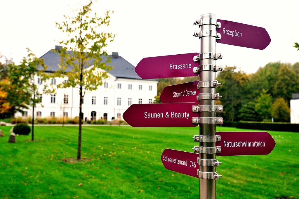 Schlossgut Groß Schwansee Exterior foto The spa town of Bad Ragaz