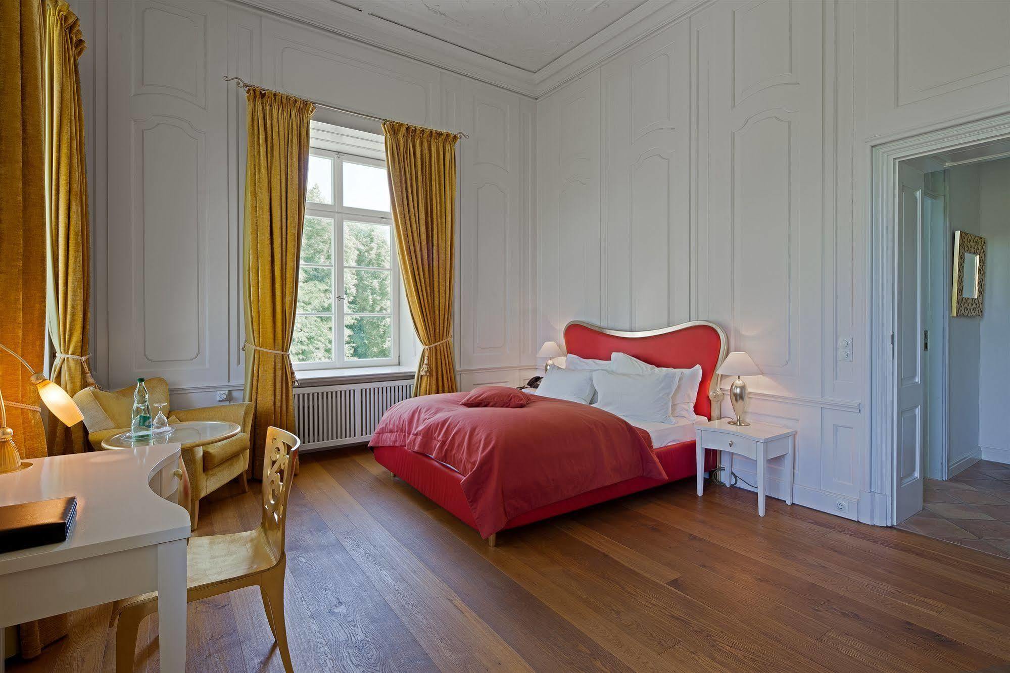 Schlossgut Groß Schwansee Exterior foto A bedroom at the hotel